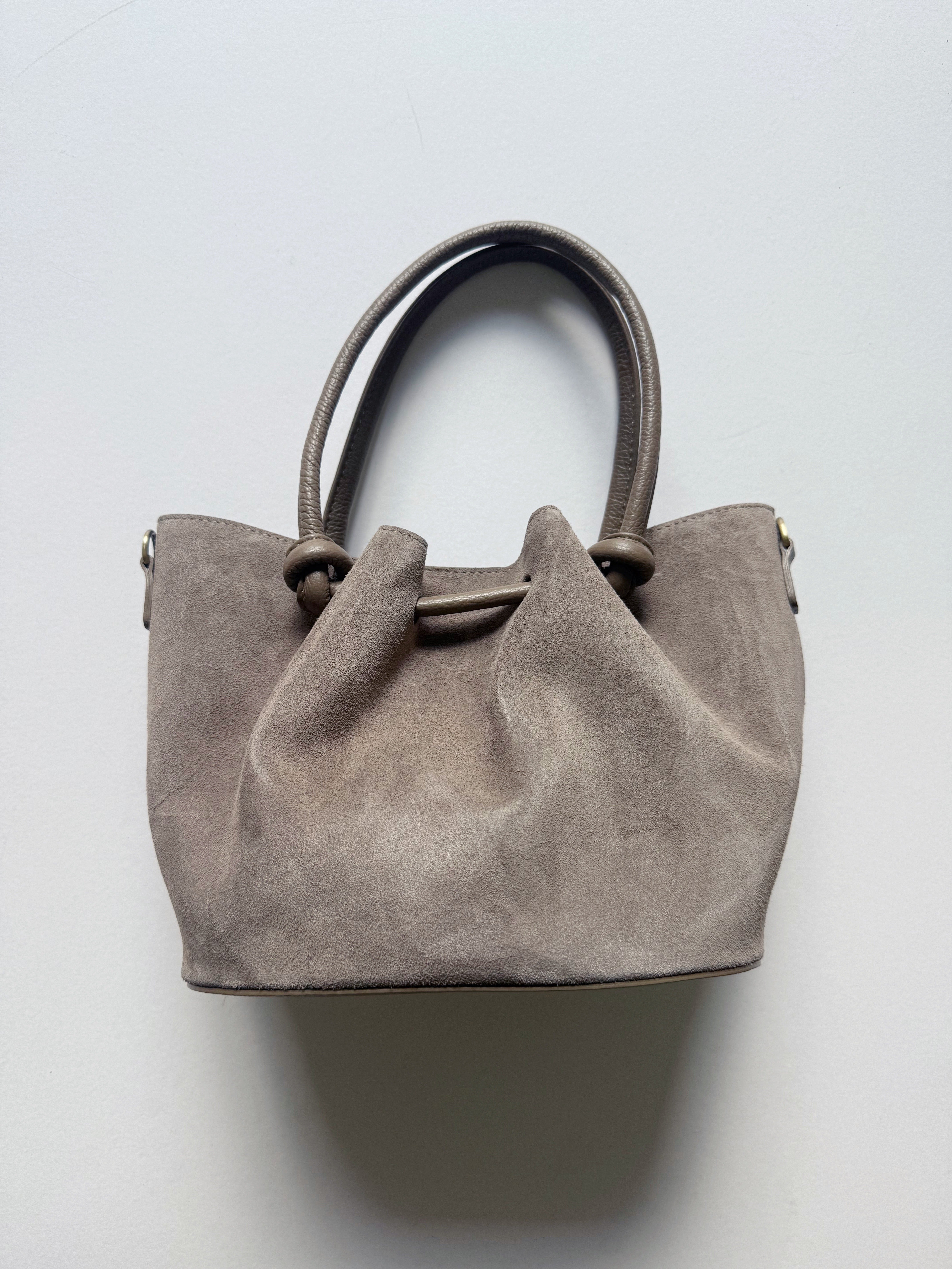 Suede Knot Bags Beige – Colores Collective